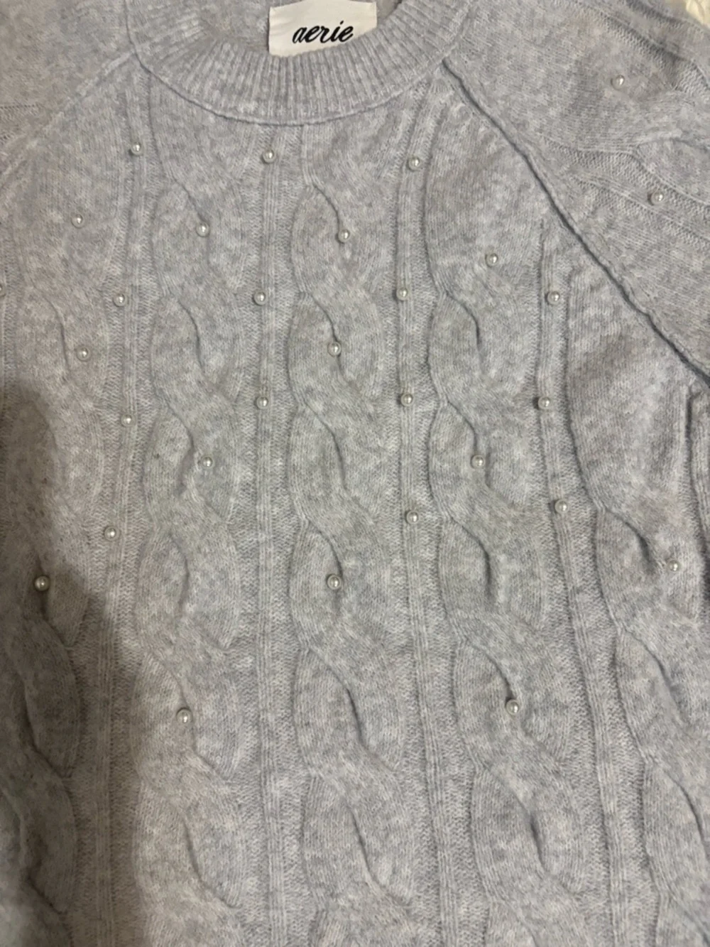 aerie unReal Light Gray Pearl-Embellished Cable Crewneck Sweater - Picture 4 of 12